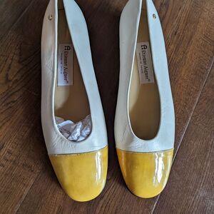 Etienne Aigner  Leather Flat Sz. 9m White/Yellow